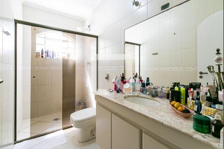 Casa à venda com 216m², 3 quartos e 3 vagasBanheiro da Suíte