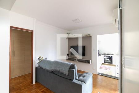 Sala de casa à venda com 2 quartos, 220m² em Jardim Monte Kemel, São Paulo