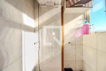 Cozinha e Área de Serviço de apartamento para alugar com 2 quartos, 58m² em Rubem Berta, Porto Alegre