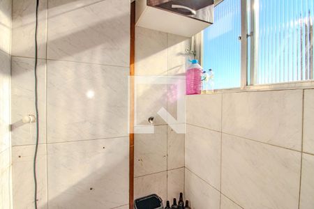 Cozinha e Área de Serviço de apartamento para alugar com 2 quartos, 58m² em Rubem Berta, Porto Alegre