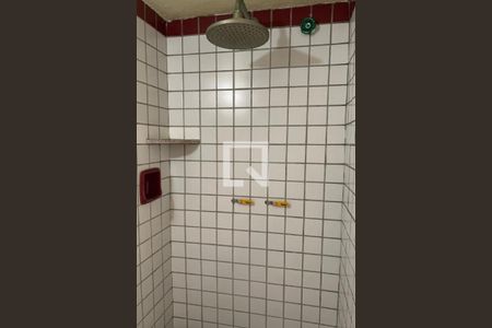 Casa de condomínio à venda com 282m², 3 quartos e 3 vagas Casa de condomínio à venda com 282m², 3 quartos e 3 vagasChuveirão