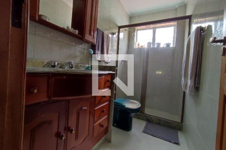 Casa de condomínio à venda com 282m², 3 quartos e 3 vagas Casa de condomínio à venda com 282m², 3 quartos e 3 vagasBanheiro Social