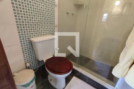 Casa de condomínio à venda com 282m², 3 quartos e 3 vagas Casa de condomínio à venda com 282m², 3 quartos e 3 vagasBanheiro da Área Gourmet