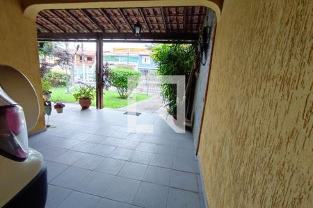 Casa de condomínio à venda com 282m², 3 quartos e 3 vagas Casa de condomínio à venda com 282m², 3 quartos e 3 vagasÁrea Externa