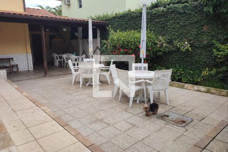 Casa de condomínio à venda com 282m², 3 quartos e 3 vagas Casa de condomínio à venda com 282m², 3 quartos e 3 vagasÁrea Externa