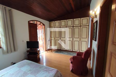 Casa de condomínio à venda com 282m², 3 quartos e 3 vagas Casa de condomínio à venda com 282m², 3 quartos e 3 vagasSuite 1