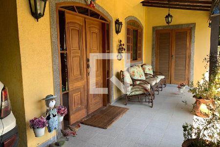 Casa de condomínio à venda com 282m², 3 quartos e 3 vagas Casa de condomínio à venda com 282m², 3 quartos e 3 vagasÁrea Externa