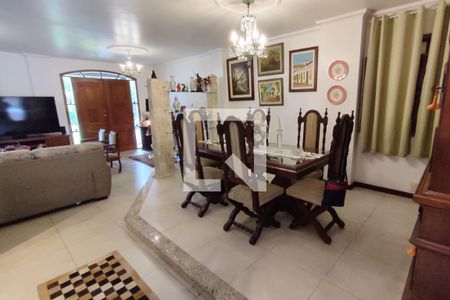 Casa de condomínio à venda com 282m², 3 quartos e 3 vagas Casa de condomínio à venda com 282m², 3 quartos e 3 vagasSala de Jantar