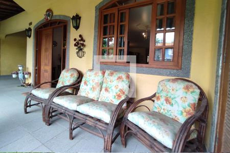 Casa de condomínio à venda com 282m², 3 quartos e 3 vagas Casa de condomínio à venda com 282m², 3 quartos e 3 vagasÁrea Externa