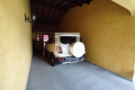 Casa de condomínio à venda com 282m², 3 quartos e 3 vagas Casa de condomínio à venda com 282m², 3 quartos e 3 vagasÁrea Externa