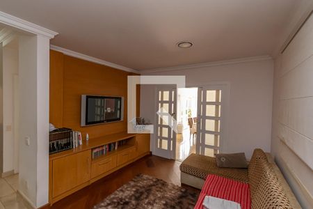 Sala de TV de casa de condomínio à venda com 4 quartos, 534m² em Conjunto Habitacional Vila Santana (sousas), Campinas