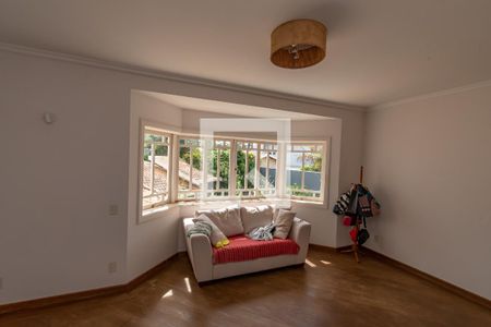 Casa de condomínio à venda com 534m², 4 quartos e 4 vagasHall Suites