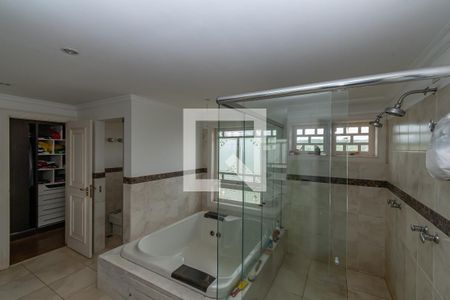 Casa de condomínio à venda com 534m², 4 quartos e 4 vagasBanheiro da Suíte 1