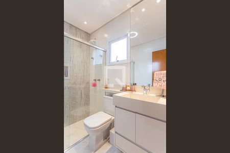 Apartamento à venda com 224m², 3 quartos e 2 vagas Apartamento à venda com 224m², 3 quartos e 2 vagasBanheiro da Suite 1