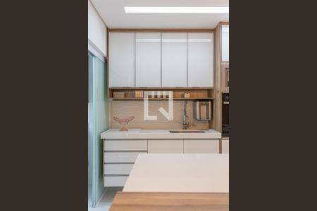 Apartamento à venda com 224m², 3 quartos e 2 vagas Apartamento à venda com 224m², 3 quartos e 2 vagasCozinha