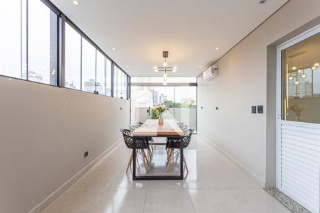 Apartamento à venda com 224m², 3 quartos e 2 vagas Apartamento à venda com 224m², 3 quartos e 2 vagasÁrea Gourmet - Cobertura