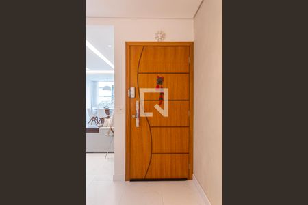 Apartamento à venda com 224m², 3 quartos e 2 vagas Apartamento à venda com 224m², 3 quartos e 2 vagasCozinha (Porta Entrada)