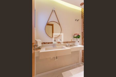 Apartamento à venda com 224m², 3 quartos e 2 vagas Apartamento à venda com 224m², 3 quartos e 2 vagasLavabo