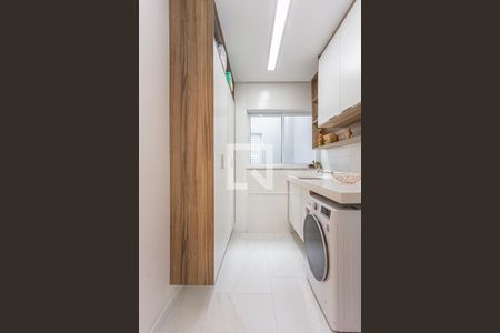 Apartamento à venda com 224m², 3 quartos e 2 vagas Apartamento à venda com 224m², 3 quartos e 2 vagasÁrea de Serviço