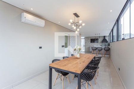 Apartamento à venda com 224m², 3 quartos e 2 vagas Apartamento à venda com 224m², 3 quartos e 2 vagasÁrea Gourmet - Cobertura