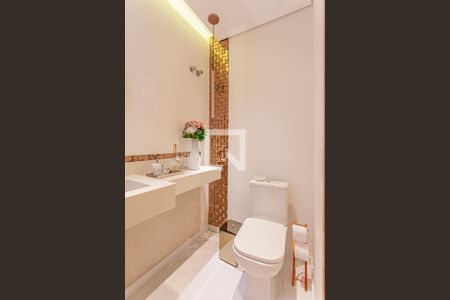 Apartamento à venda com 224m², 3 quartos e 2 vagas Apartamento à venda com 224m², 3 quartos e 2 vagasLavabo