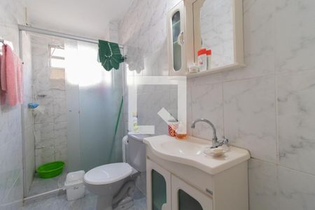 Banheiro de apartamento à venda com 1 quarto, 48m² em Nonoai, Porto Alegre