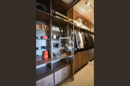 Apartamento à venda com 300m², 3 quartos e 3 vagasArmário da suíte 2