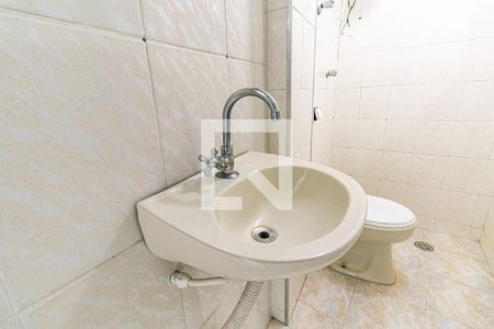 Casa para alugar com 60m², 1 quarto e sem vaga Casa para alugar com 60m², 1 quarto e sem vagaBanheiro da Suíte