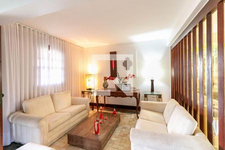 Sala de casa à venda com 6 quartos, 380m² em Santa Lúcia, Belo Horizonte