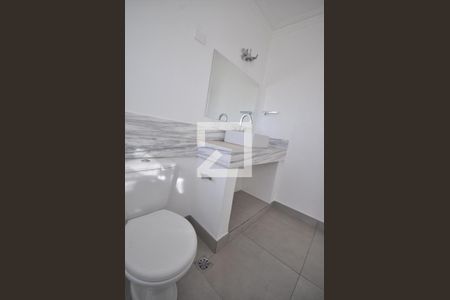 Casa de condomínio à venda com 110m², 3 quartos e 2 vagasBanheiro da Suíte