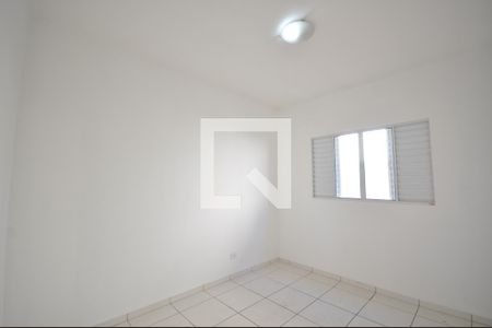 Casa de condomínio à venda com 110m², 3 quartos e 2 vagasQuarto 2