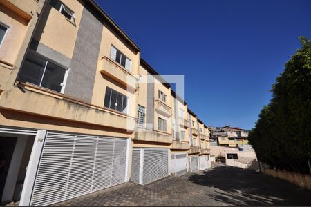 Casa de condomínio à venda com 110m², 3 quartos e 2 vagasFachada