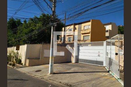 Casa de condomínio à venda com 110m², 3 quartos e 2 vagasFachada