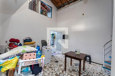 Casa para alugar com 198m², 4 quartos e 2 vagas Casa para alugar com 198m², 4 quartos e 2 vagasÁrea de Serviço