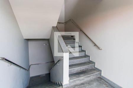 Apartamento para alugar com 53m², 2 quartos e 1 vaga Apartamento para alugar com 53m², 2 quartos e 1 vagaEscada