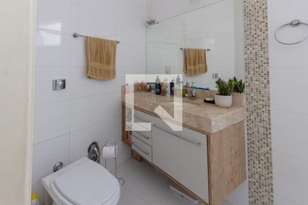 Casa de condomínio para alugar com 190m², 3 quartos e 2 vagasBanheiro da Suíte Master 