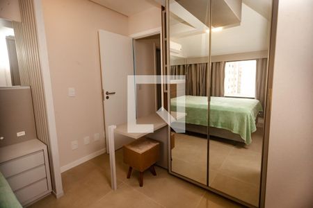 Apartamento para alugar com 77m², 2 quartos e 2 vagasQuarto 2 - Armários