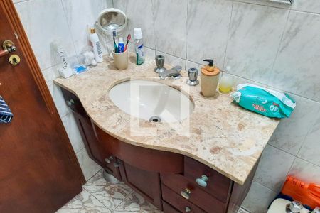 Casa à venda com 98m², 2 quartos e 2 vagasBanheiro