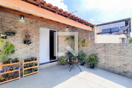 Casa à venda com 98m², 2 quartos e 2 vagasVaranda do Quarto 1