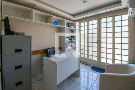 Casa à venda com 142m², 3 quartos e 2 vagas Casa à venda com 142m², 3 quartos e 2 vagasEscritório