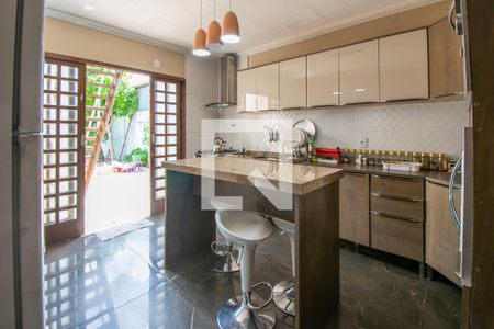 Casa à venda com 142m², 3 quartos e 2 vagas Casa à venda com 142m², 3 quartos e 2 vagasCozinha