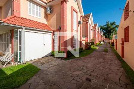 Casa de condomínio à venda com 242m², 4 quartos e 2 vagas Casa de condomínio à venda com 242m², 4 quartos e 2 vagasFachada