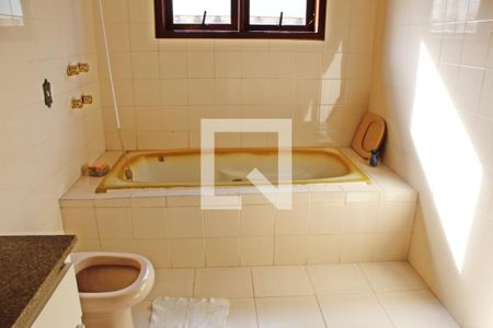 Casa para alugar com 360m², 3 quartos e 3 vagasBanheiro da Suíte