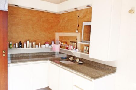 Casa para alugar com 360m², 3 quartos e 3 vagasBanheiro da Suíte