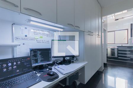 Apartamento à venda com 128m², 3 quartos e 1 vagaEscritório