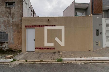 Casa à venda com 75m², 2 quartos e 1 vagaFachada Fundos