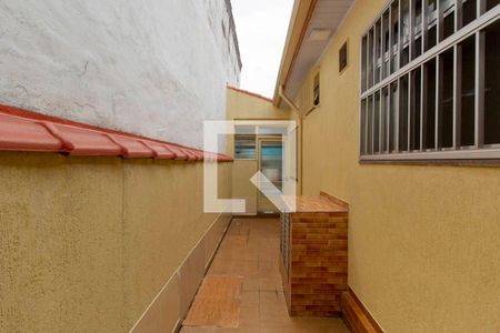 Casa à venda com 75m², 2 quartos e 1 vagaCorredor Lateral