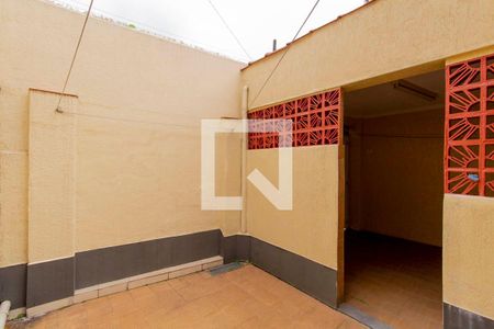 Casa à venda com 75m², 2 quartos e 1 vagaQuintal