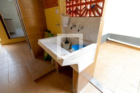 Casa à venda com 75m², 2 quartos e 1 vagaÁrea de Serviço