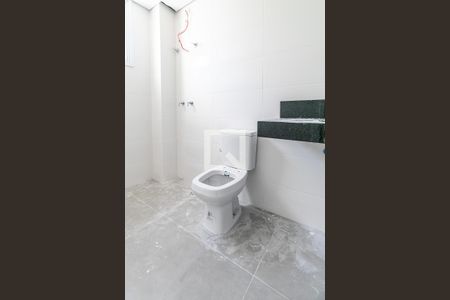 Casa à venda com 175m², 3 quartos e 2 vagasBanheiro da Suíte